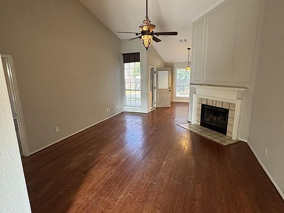 3rd image of 207 Hibiscus Dr
