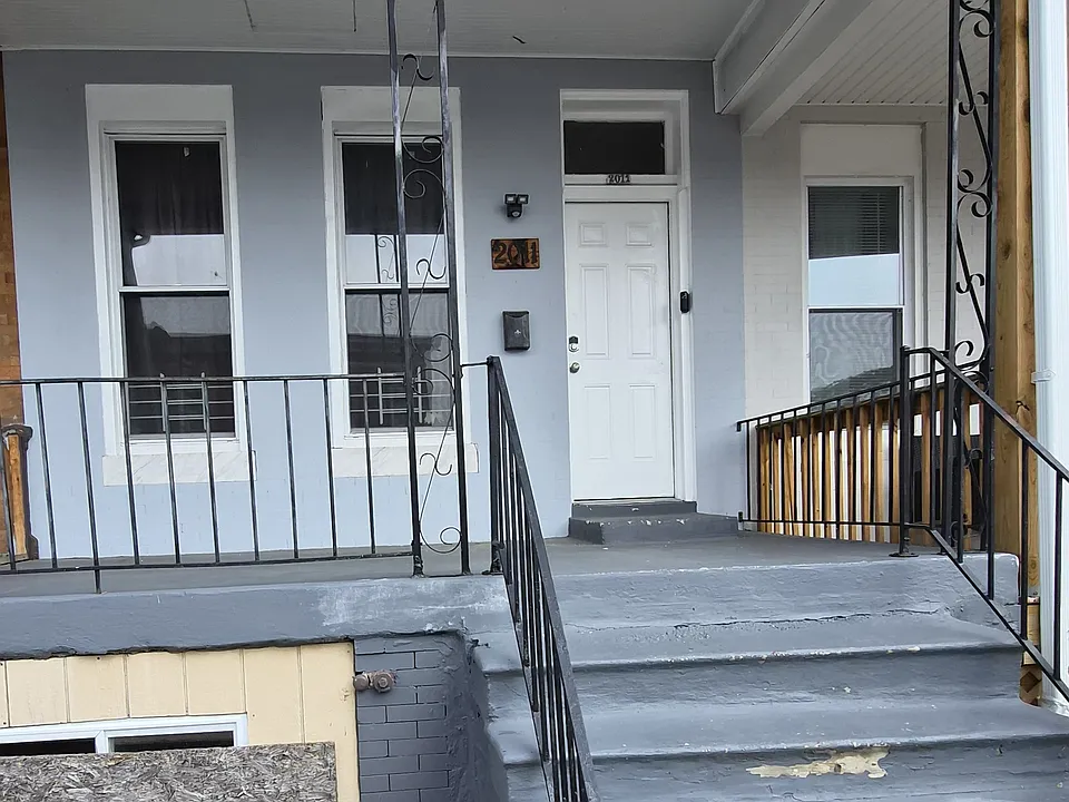 2011 Kennedy Ave