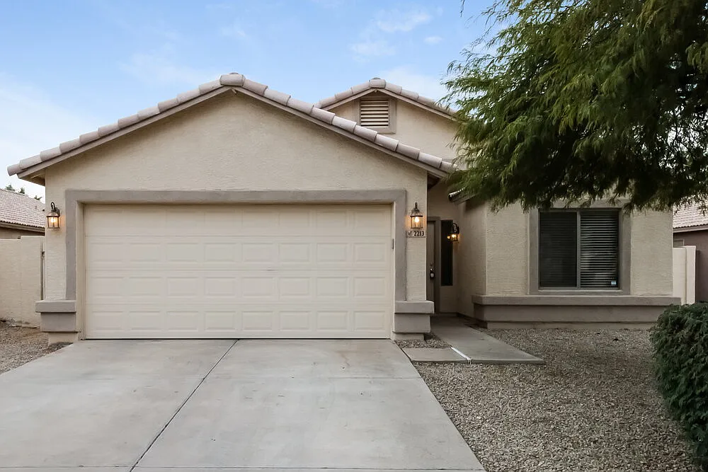 3 bed, 2.0 bath, 1509 sqft, $2,015 — Photo 1