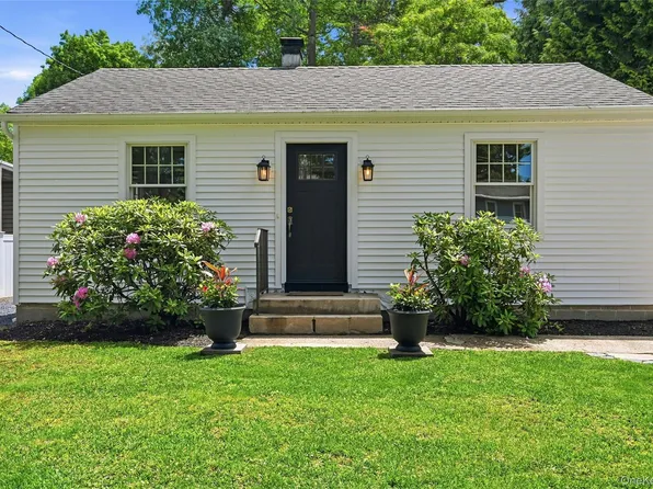 192 Iceland Drive, South Huntington, NY 11746