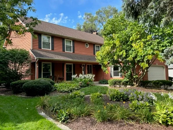 2367 Oak Hill Dr, Lisle, IL 60532