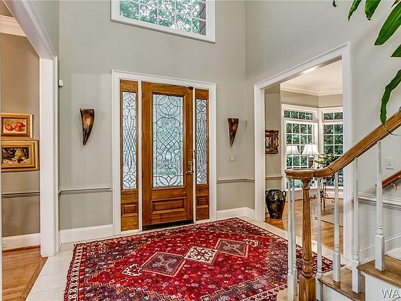 5th image of 6811 Elaina Ln
