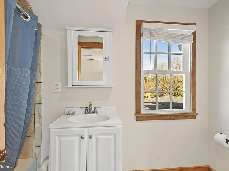 326 Walker Rd — Photo 35