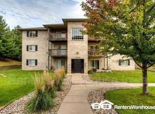 10161 Sutton Dr UNIT 8, Urbandale, IA 50322