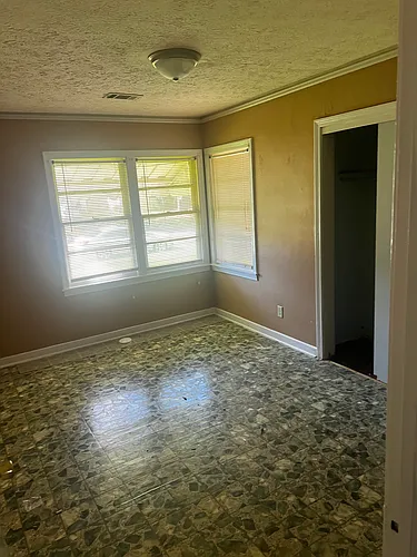 1054 Voorhees Ave Photo 1
