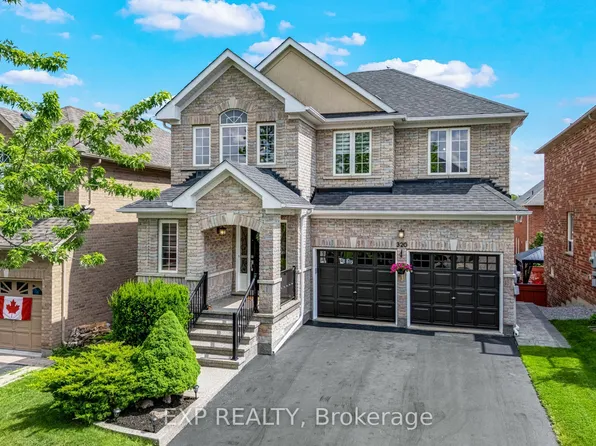 320 Dowson Loop, Newmarket, ON L3X 3G2