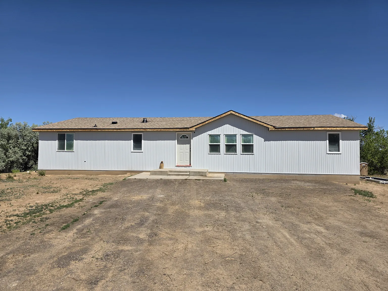 4 bed, 2080 sqft, $2,300 — Photo 1