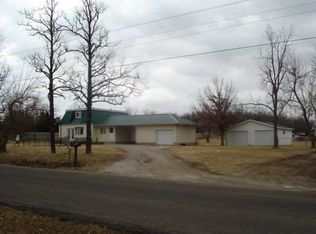 22666 Green Hills Rd, Lebanon, MO 65536