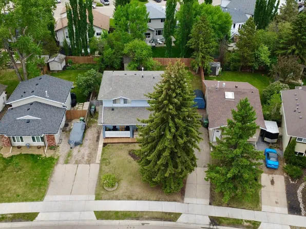 4301/4303 44th St, Beaumont, AB T4X 1M6