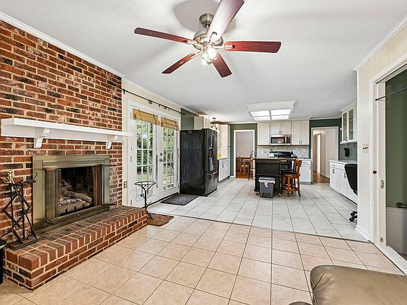 4th image of 1421 Elberon Pl