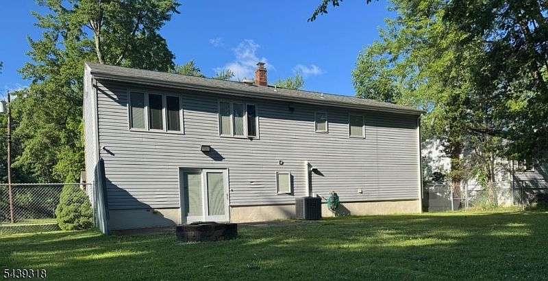2nd image of 23 Ashwood Dr