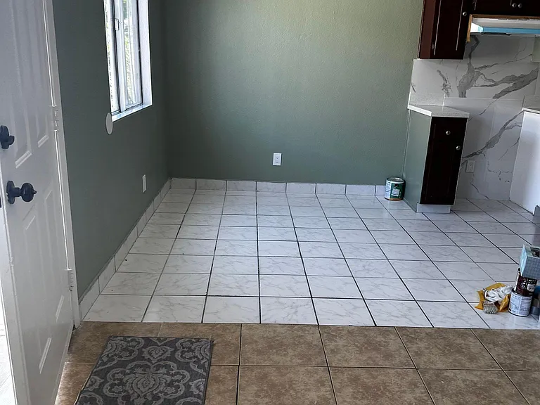11105 S Mariposa Ave — Photo 5