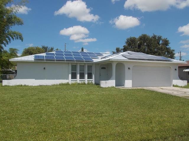 1st image of 714 SE 10th Pl