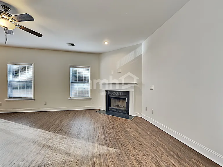 309 Old Stone Ct — Photo 3