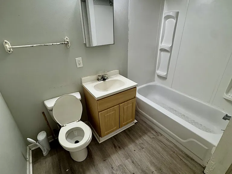 187-189 N Main St N #3 — Photo 6