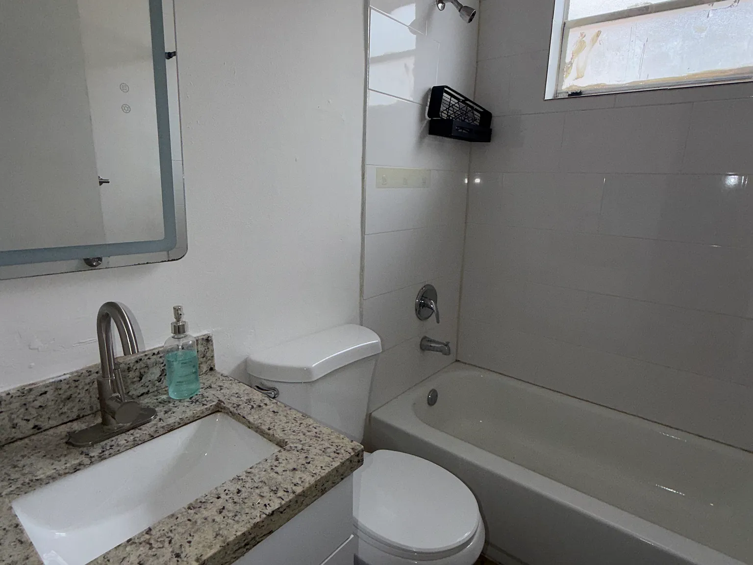 1 bed, 450 sqft, $1,600 — Photo 2