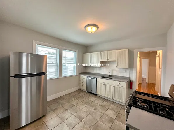 69 Raymond Ave, Somerville, MA