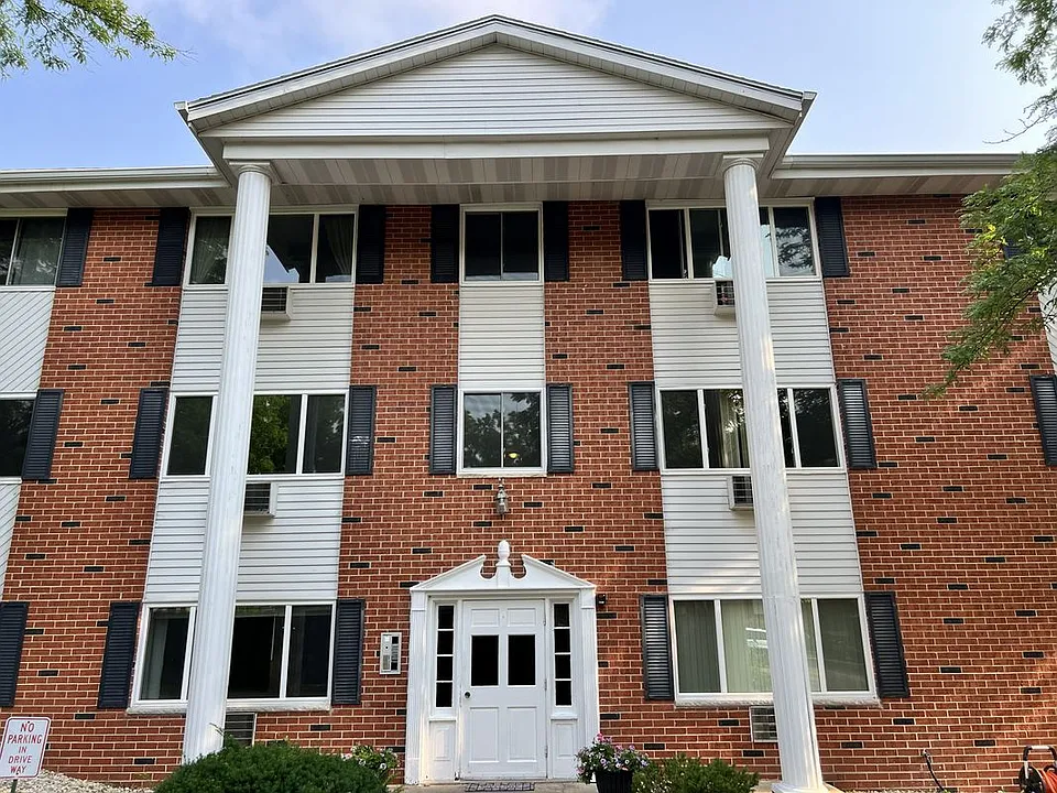 255 Elmwood Ave #205