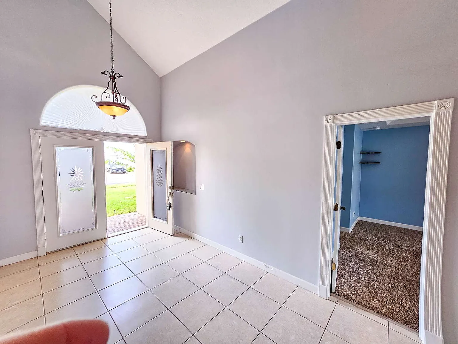 5 bed, 4.0 bath, 3309 sqft, $3,900 — Photo 2