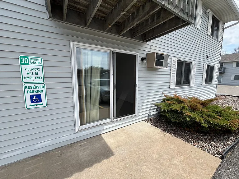806 S State St — Photo 12