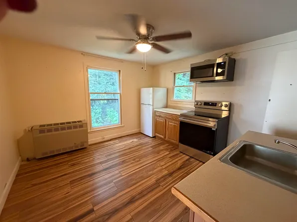 238 Marlboro Rd, Brattleboro, VT 05301