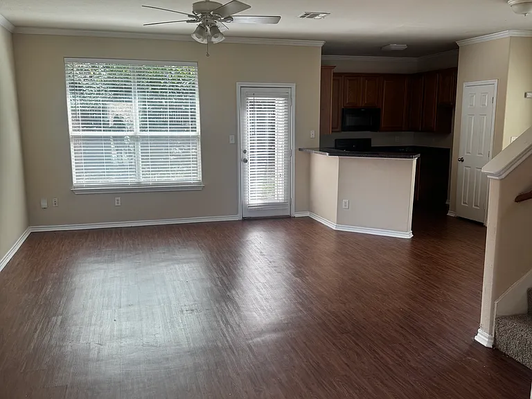 380 Woodgrove Dr #A — Photo 2