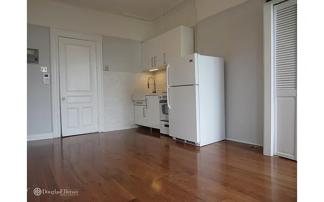 Rented by Douglas Elliman | media 7
