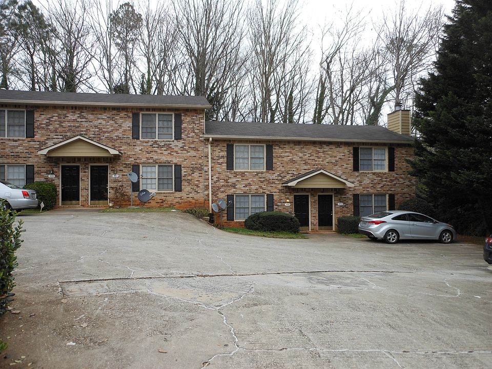 1st image of 3036 Spruce Cir