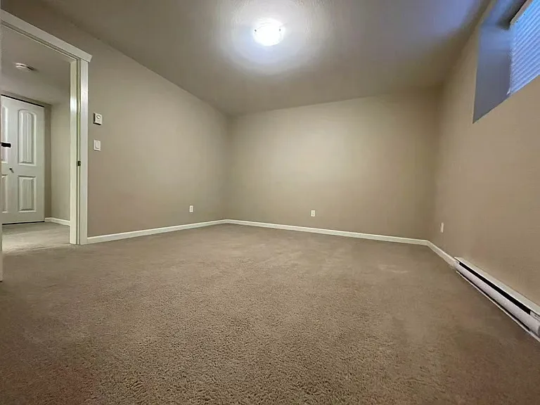 789X 211b St #BASEMENT — Photo 8