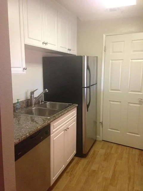 1 bed, 657 sqft, $2,350 — Photo 2