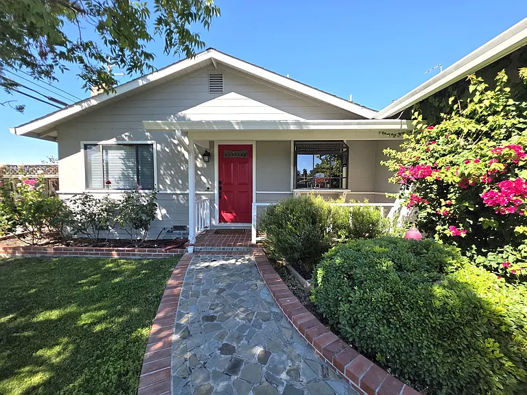 4001 Roland Dr — Photo 1