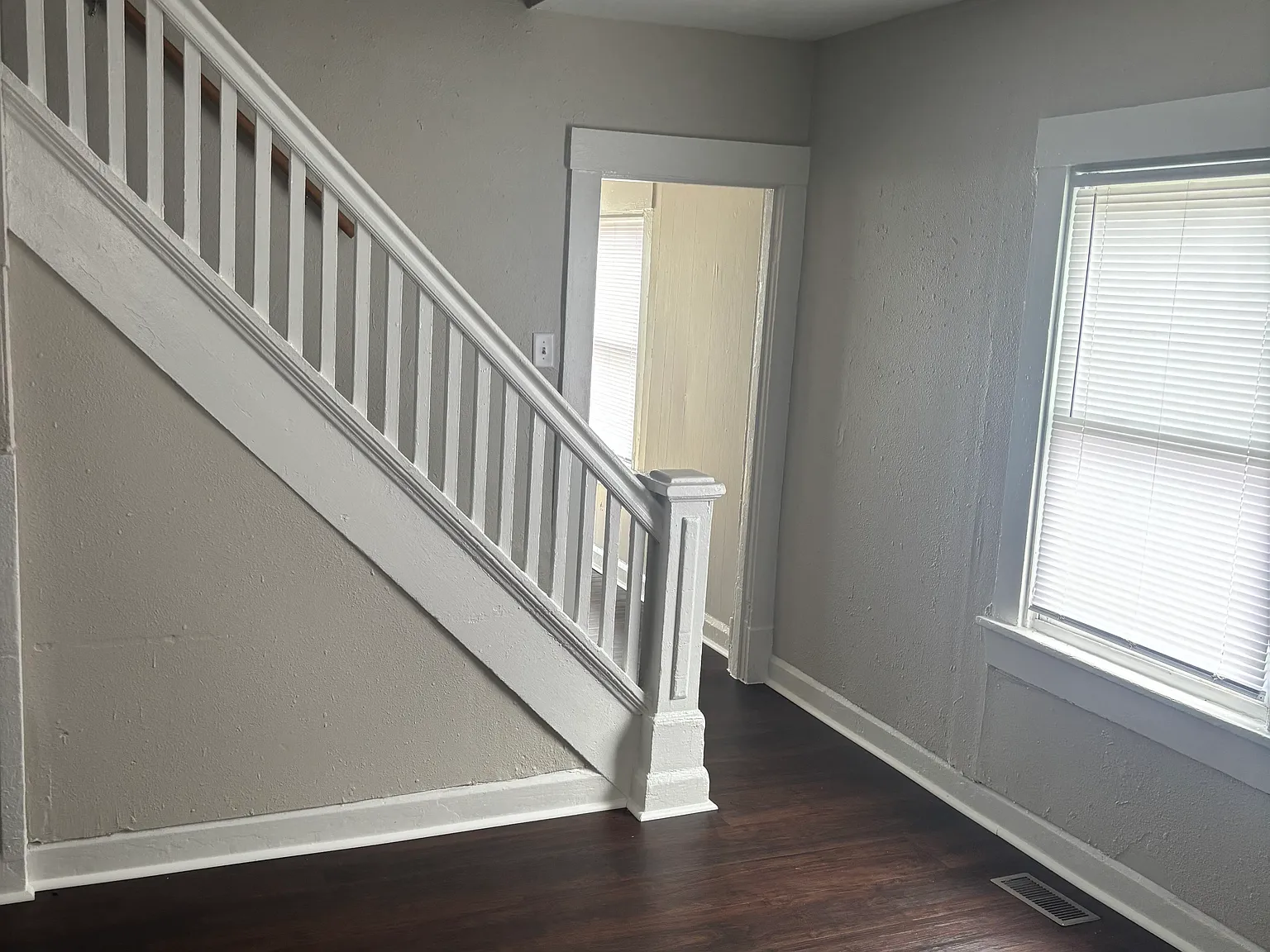 2 bed, 1100 sqft, $1,100 — Photo 4