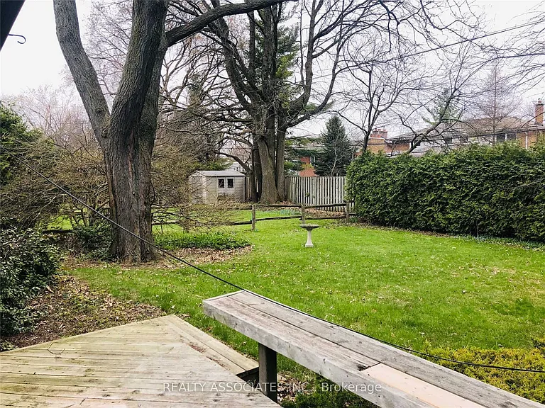 32 Almond Ave — Photo 8