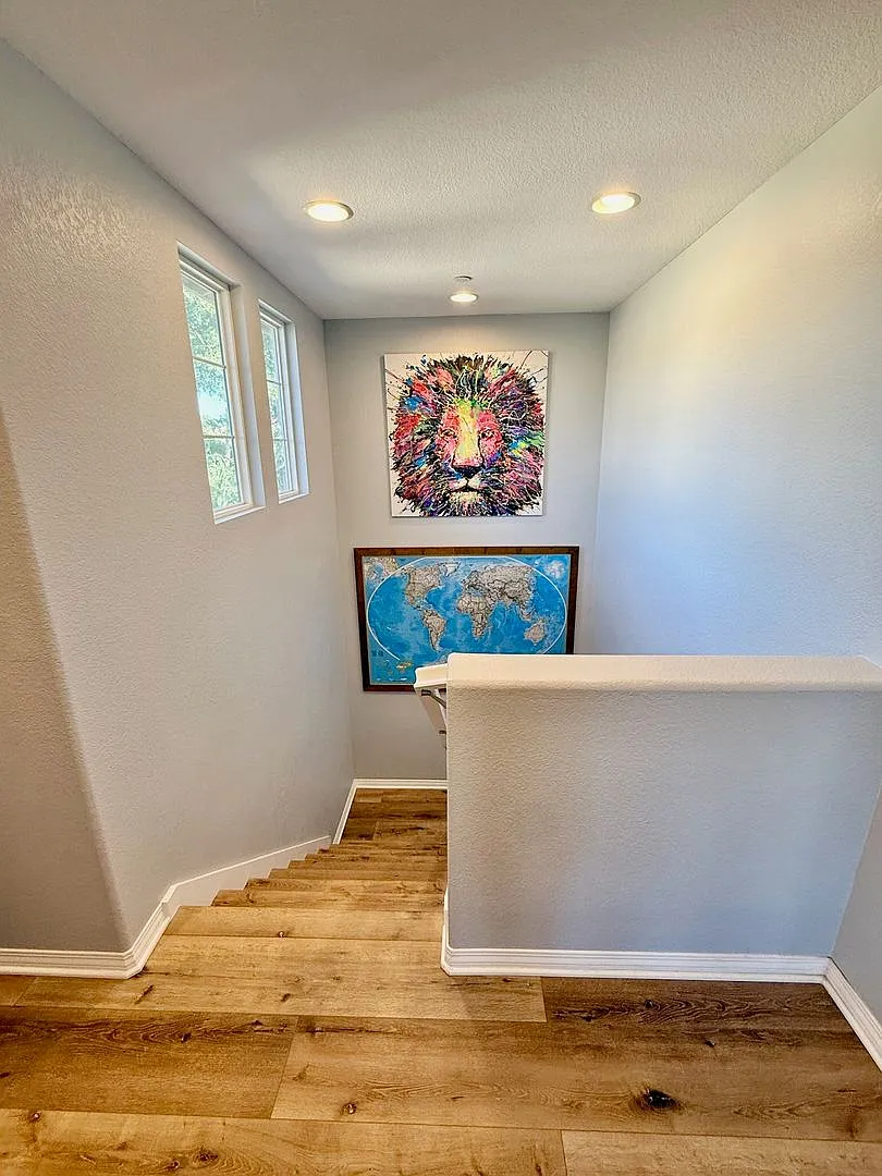 2 + 2 Bedroom — Photo 4