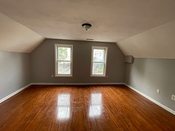 4th image of 39-41 Bellevue Ave