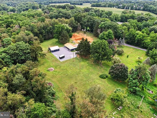 871 Alexander Spring Rd, Carlisle, PA 17015