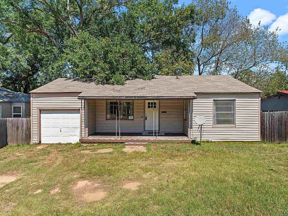 1st image of 701 E Pinecrest Dr