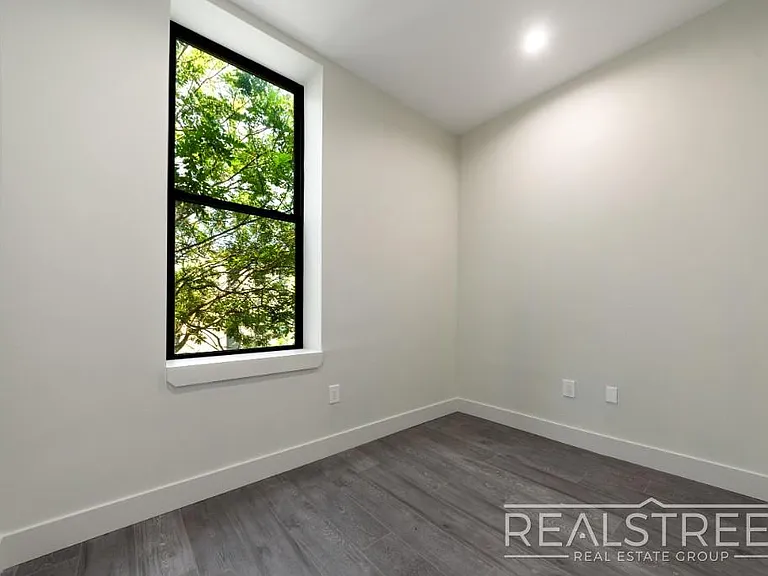 697 De Kalb Ave #2R — Photo 8