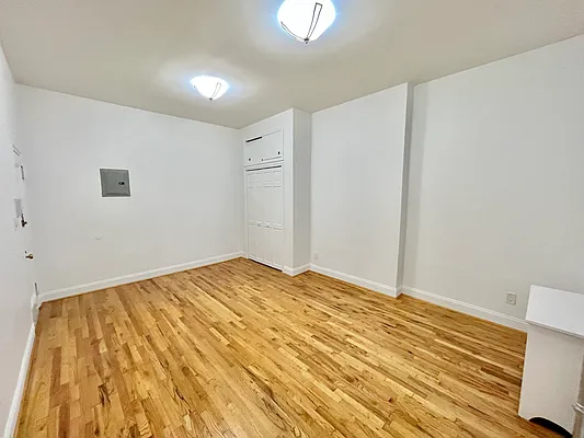 Rented by Compass | media 9