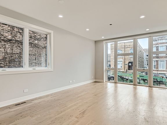 5th image of 1014 N Wolcott Ave #1
