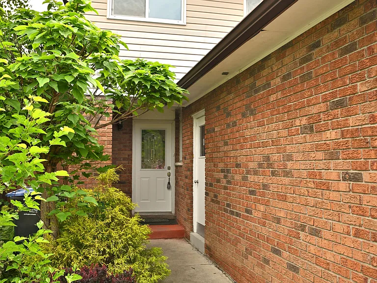 2720 Windjammer Rd — Photo 3