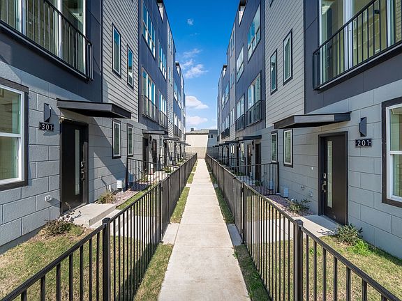 2nd image of 1614 N Fitzhugh Ave #403