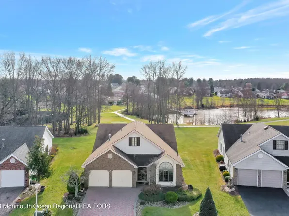 21 Hampton Drive, Marlboro, NJ 07746