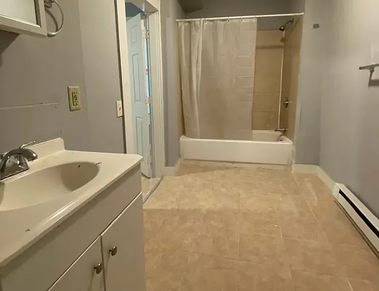 162 Rollstone St #1A — Photo 8