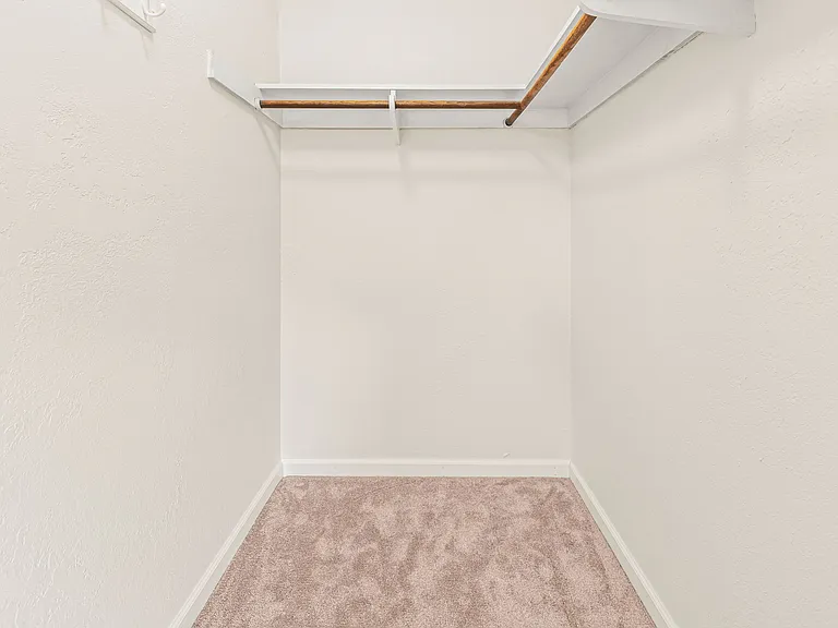 8766 Glenira Ave — Photo 15