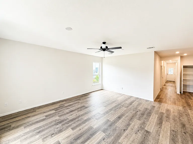 1619 Crooked River Ct — Photo 4