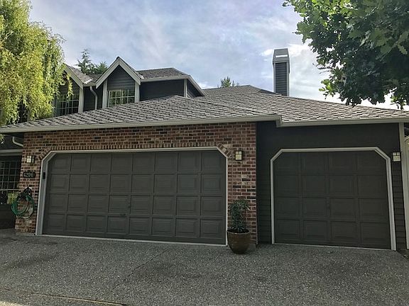 Attached 3 Car Garage