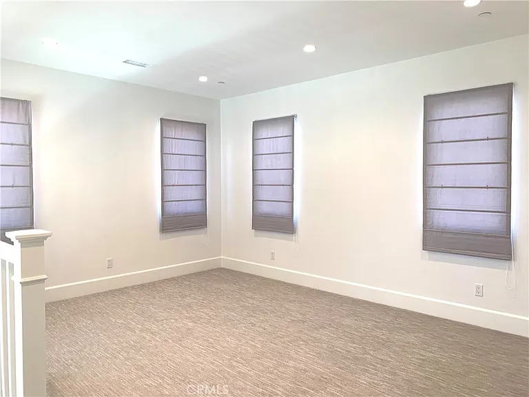 105 Sky Hts — Photo 27