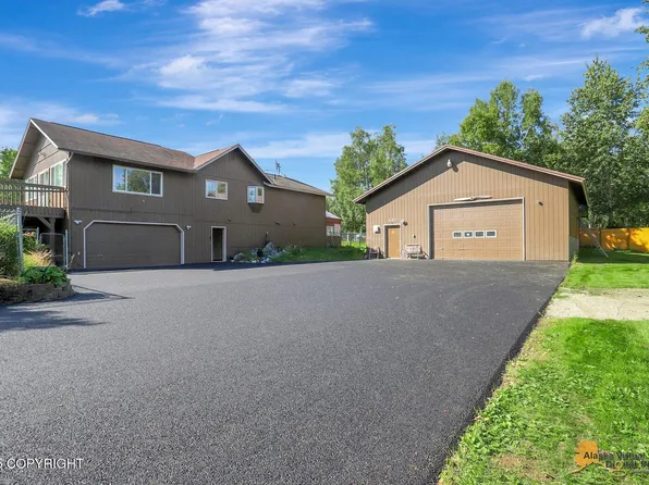 686 W Holiday Dr, Wasilla, AK 99654