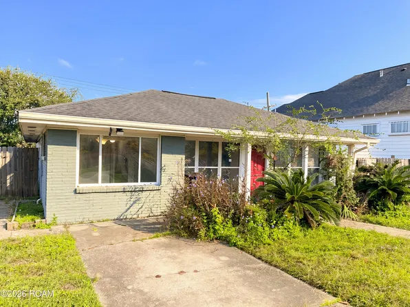 1004 Cougar Dr, Arabi, LA 70032